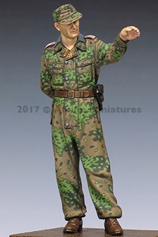 Alpine 35233 - WSS Panzer Officer in Kursk #2