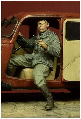 D-Day 35053 - German SD Driver for Citroen 11CV