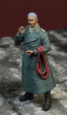 D-Day 35192 - WWII Luftwaffe Mechanic in Kradmantel