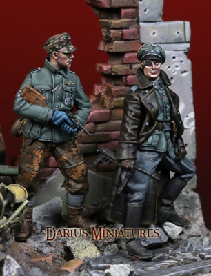 Darius Miniatures F35044 - German Waffen SS Soldiers (2 figures)