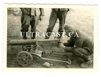 SS Soldier Examining Captured Russian Maxim Machine Gun, Original WW2 Photo