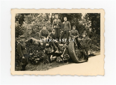 German Soldiers with Captured British 8 inch Howitzer, Belgium 1940, Original WW2 Photo