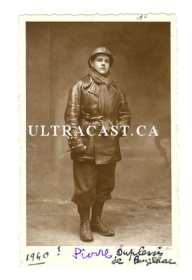 French Soldier Studio Portrait Photo Card, France 1940, Original WWII Photo