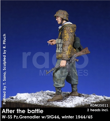 Rado RDM35011 - After the Battle:  W-SS Pz. Grenadier w/StG44, Winter 1944/45