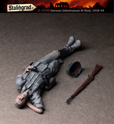 Stalingrad 3540 - German Infantryman at Rest, 1939-44