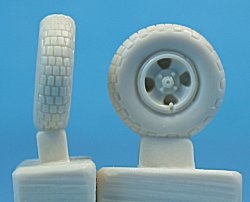 Ultracast 48140 - Supermarine Spitfire 4-Spoke Wheels, Block Tread