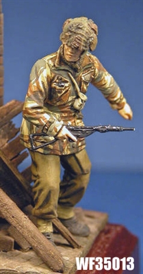 Wee Friends 35013 - WWII British Para with Sten